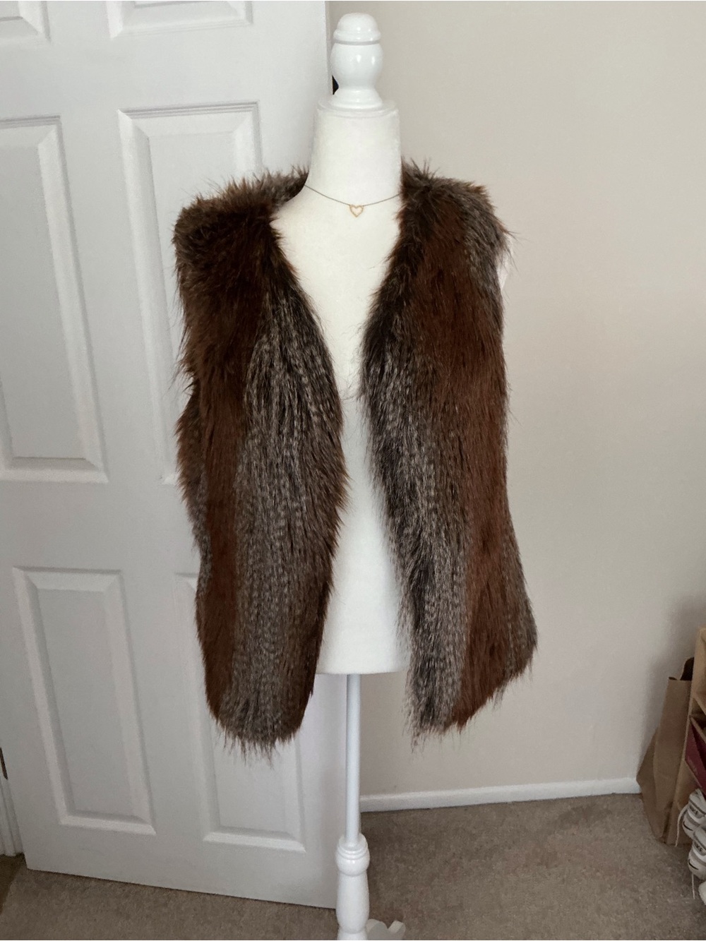 EY SIGNATURE FAUX FUR VEST- SIZE MED
